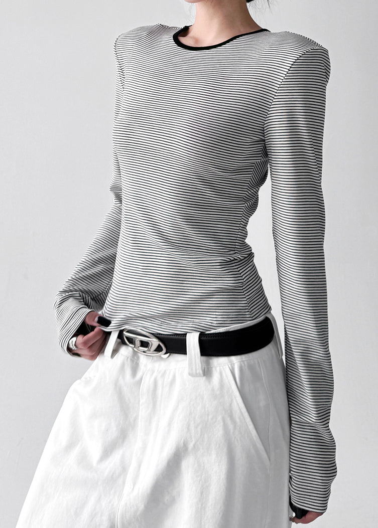 Effortlessly Elegant Shirt with a Timeless Design