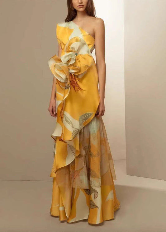 Well Tailored Dress with a Graceful Silhouette
