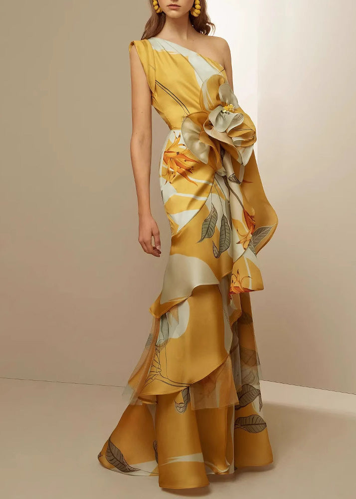 Well Tailored Dress with a Graceful Silhouette