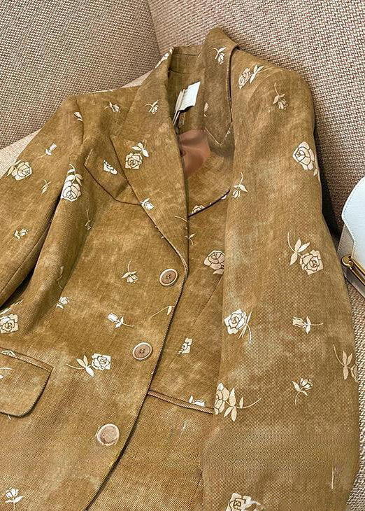 Classic Vintage Coat with a Flattering Fit