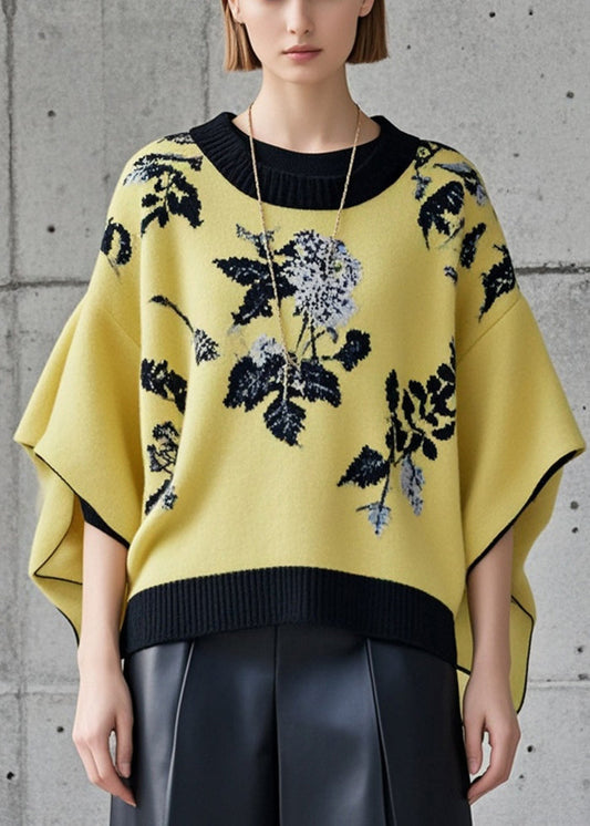 Classic Vintage Pullover with a Flattering Fit
