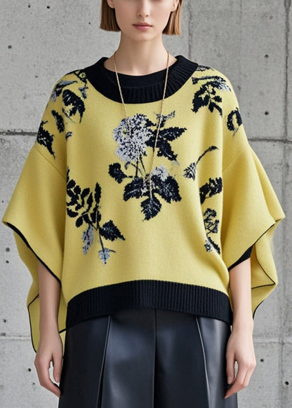 Classic Vintage Pullover with a Flattering Fit