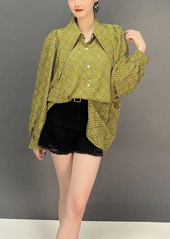 Sophisticated Blouse with a Clean Classic Look