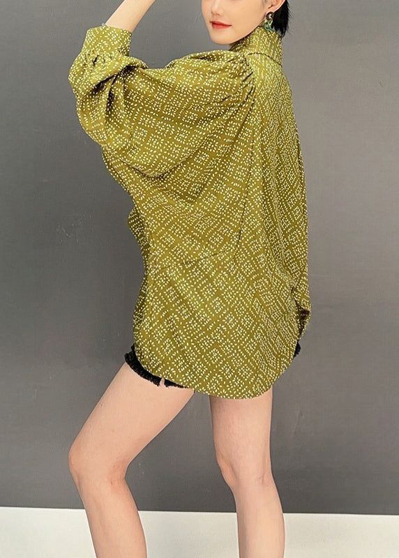 Sophisticated Blouse with a Clean Classic Look