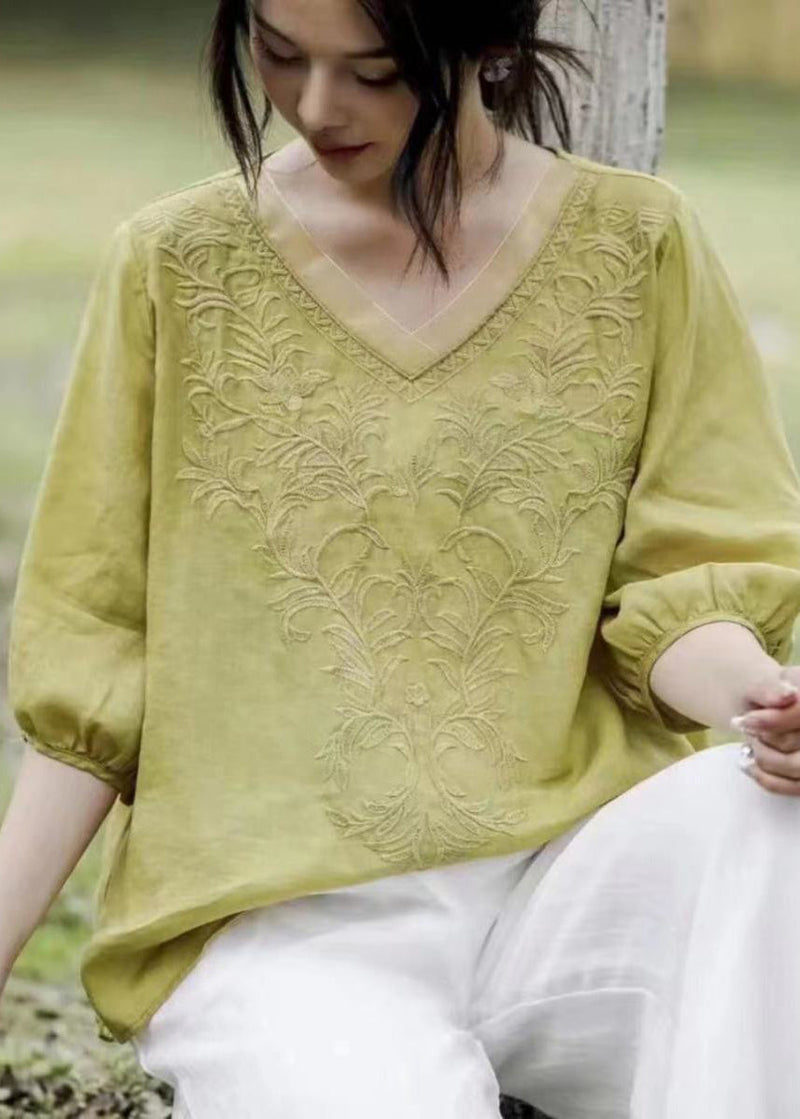 Well Tailored Top with a Graceful Silhouette
