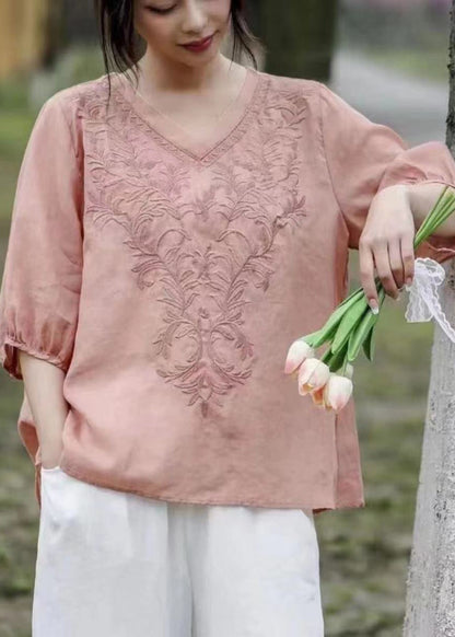 Well Tailored Top with a Graceful Silhouette