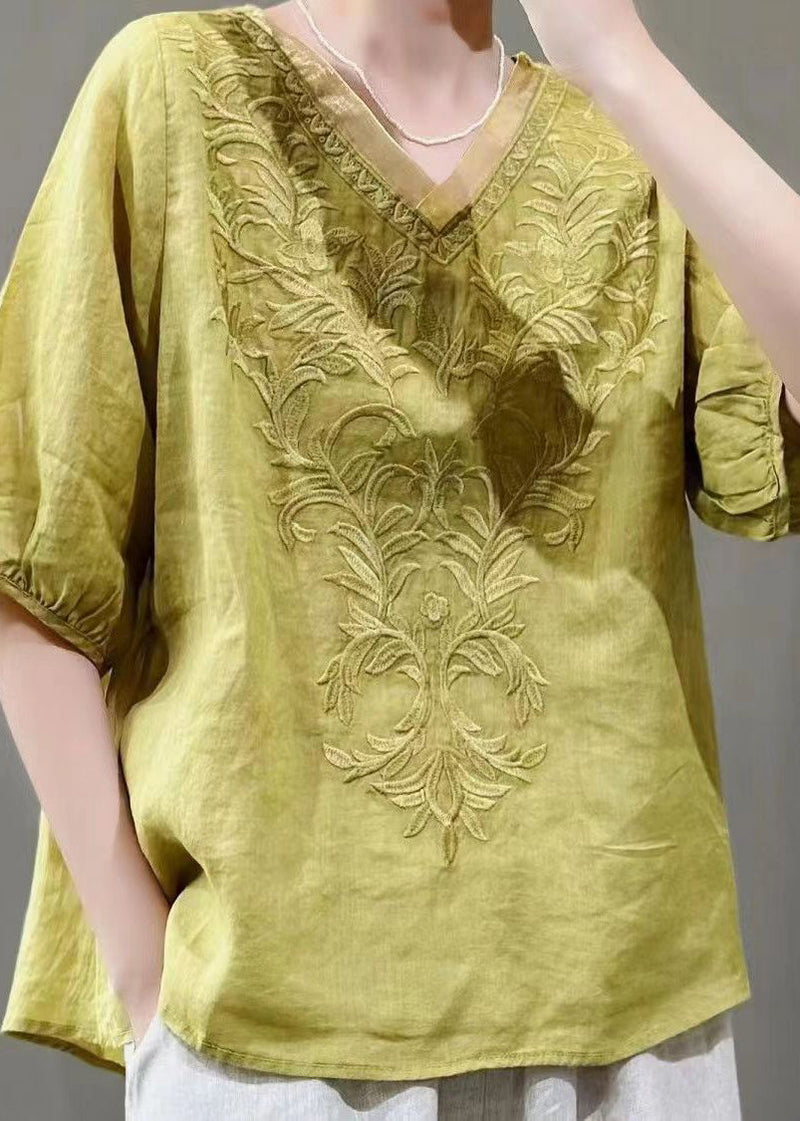 Well Tailored Top with a Graceful Silhouette