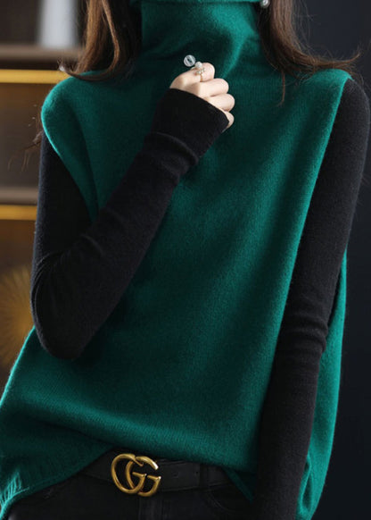Effortlessly Elegant Garment with a Timeless Design