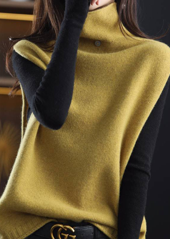 Effortlessly Elegant Garment with a Timeless Design
