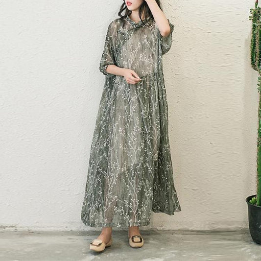 Classic Vintage Dress with a Flattering Fit