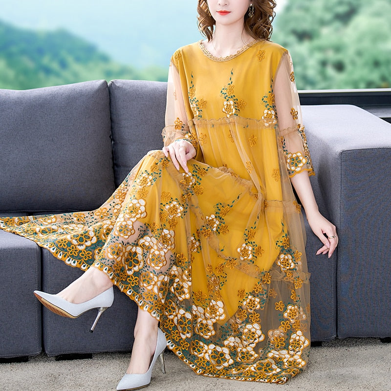 Effortlessly Elegant Dress with a Timeless Design