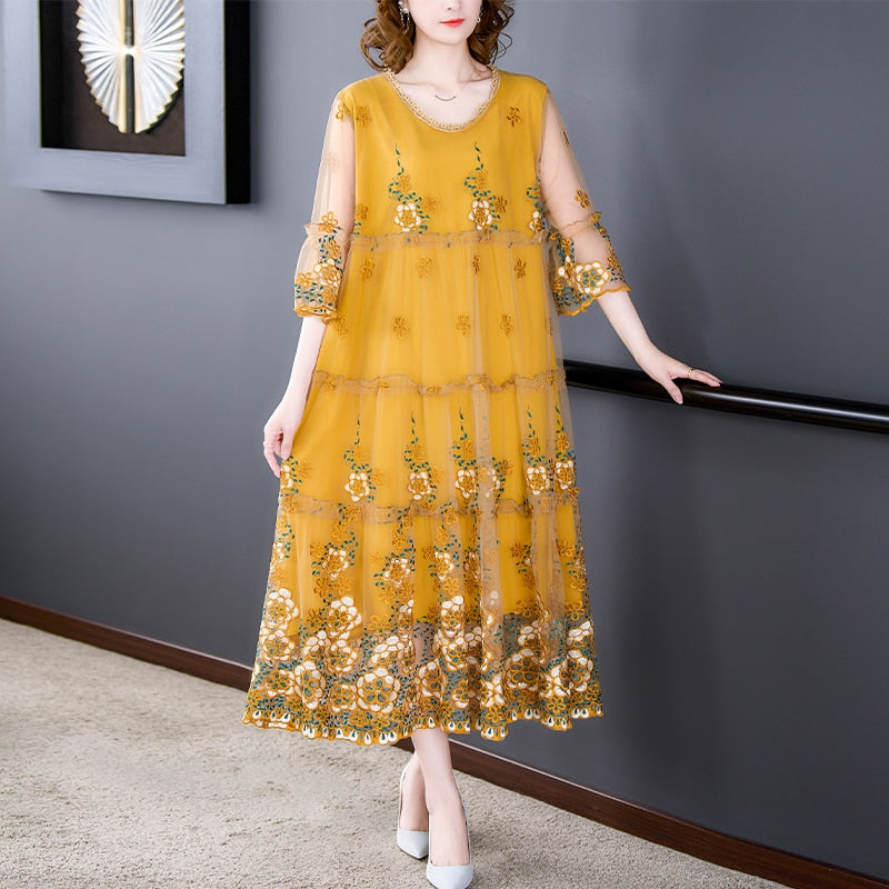 Effortlessly Elegant Dress with a Timeless Design