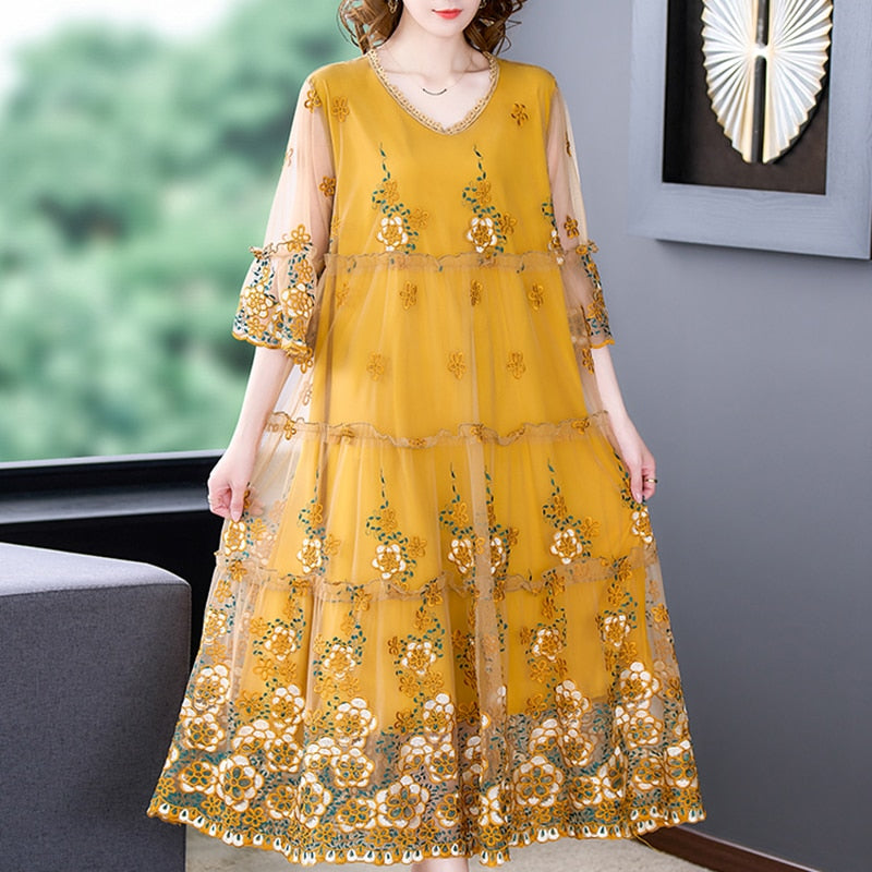 Effortlessly Elegant Dress with a Timeless Design