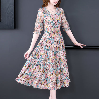 Effortlessly Elegant Dress with a Timeless Design