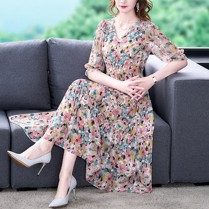 Effortlessly Elegant Dress with a Timeless Design