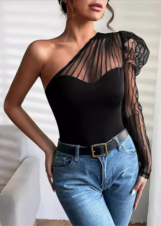 Effortlessly Elegant T-Shirt with a Timeless Design