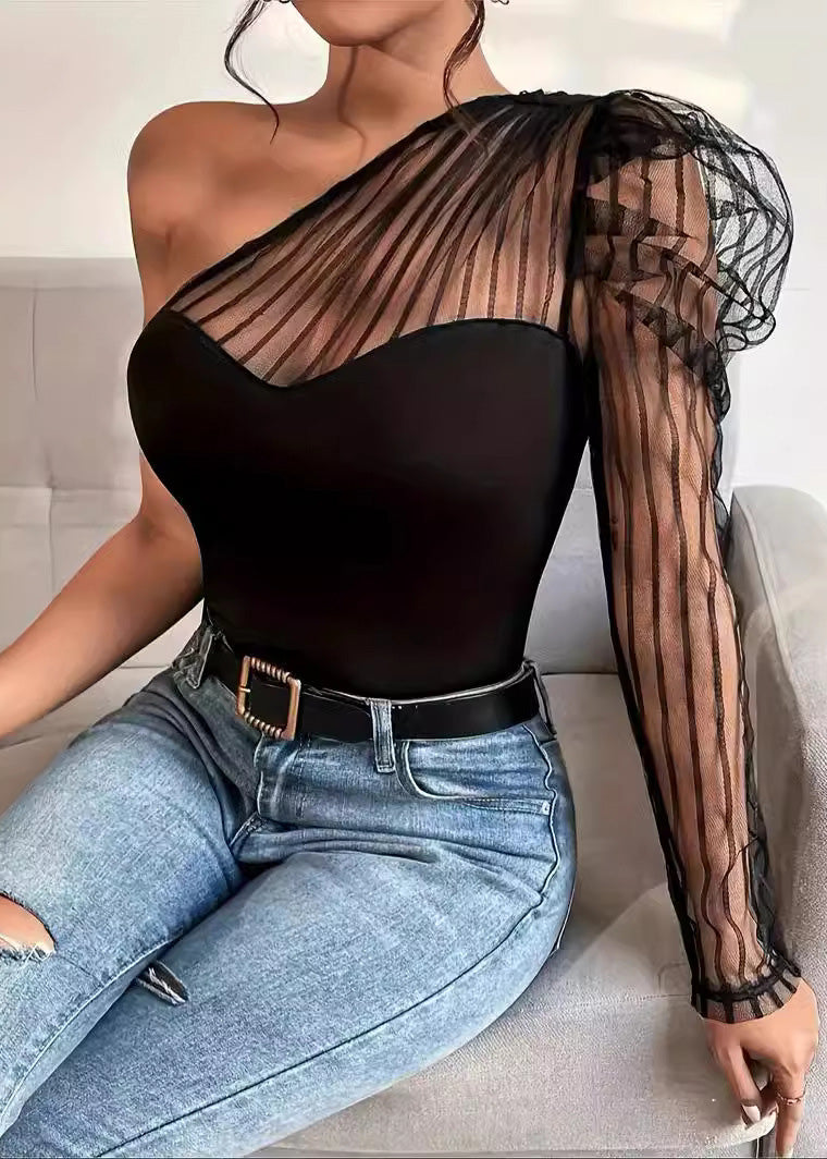 Effortlessly Elegant T-Shirt with a Timeless Design