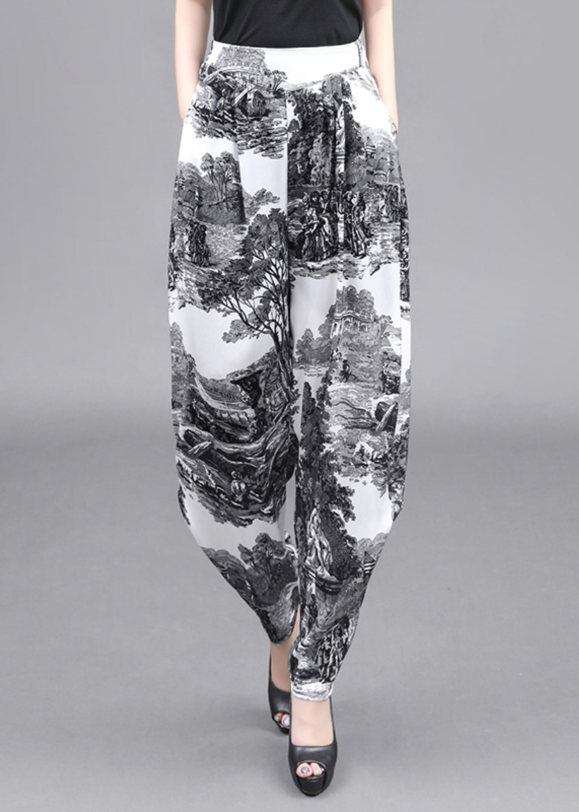 Well Tailored Pants with a Graceful Silhouette