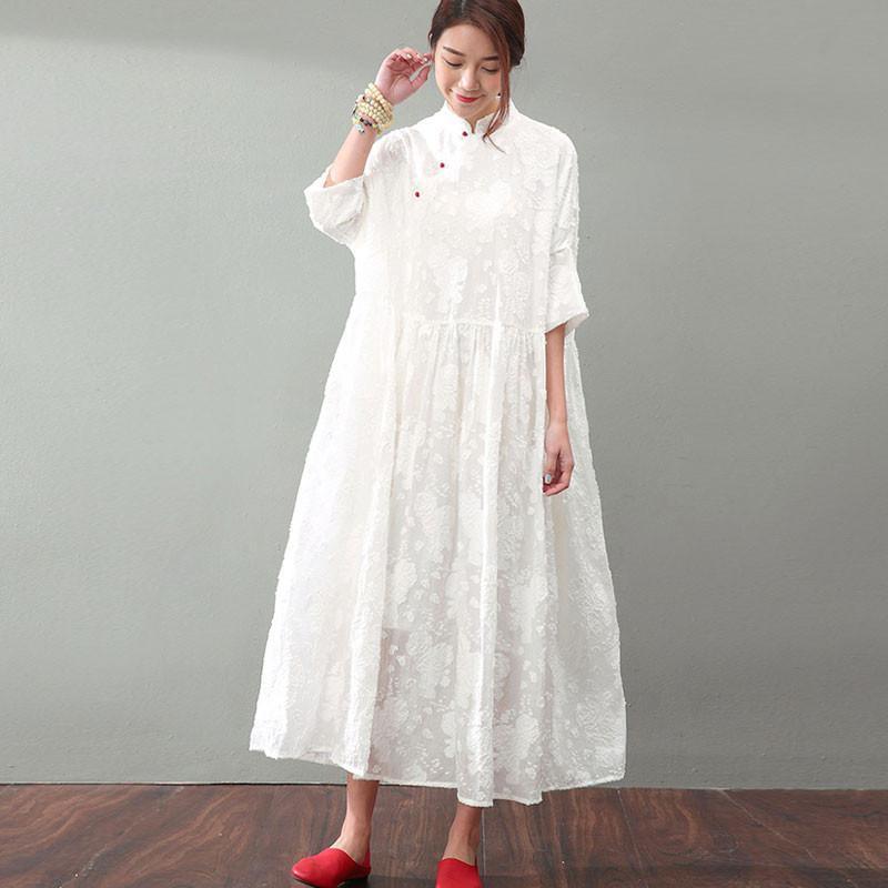 Well Tailored Dress with a Graceful Silhouette