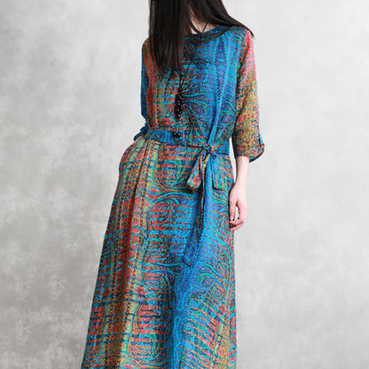Classic Vintage Dress with a Flattering Fit