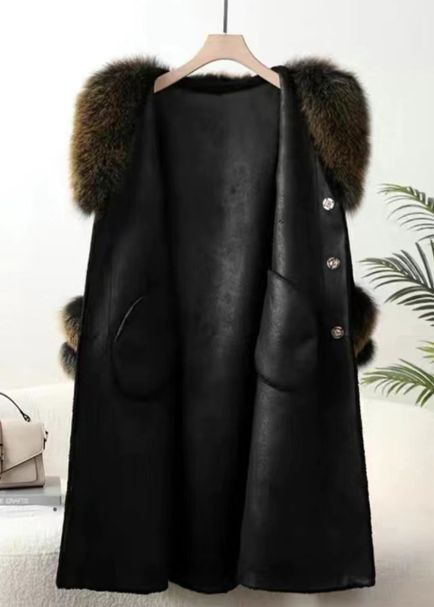 Beautifully Finished Coat in a Timeless Design