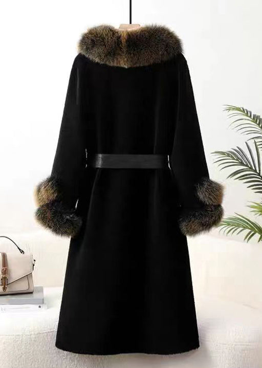 Beautifully Finished Coat in a Timeless Design