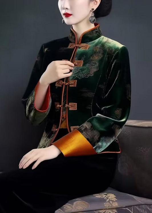 Effortlessly Elegant Coat with a Timeless Design