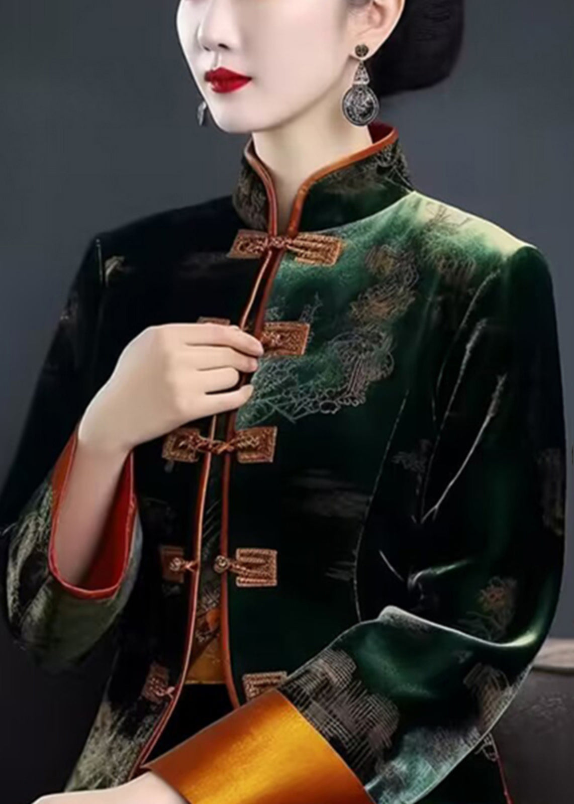 Effortlessly Elegant Coat with a Timeless Design