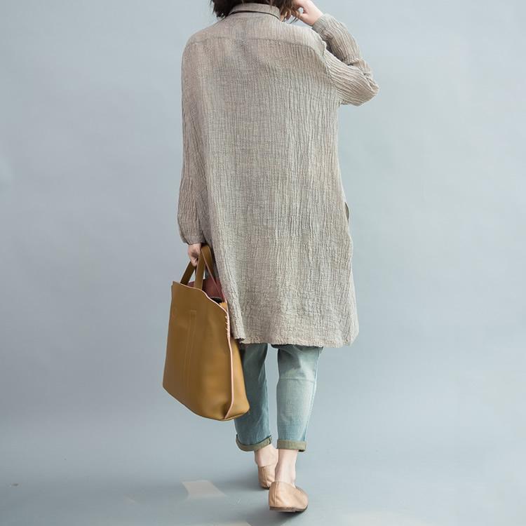 Classic Vintage Blouse with a Flattering Fit