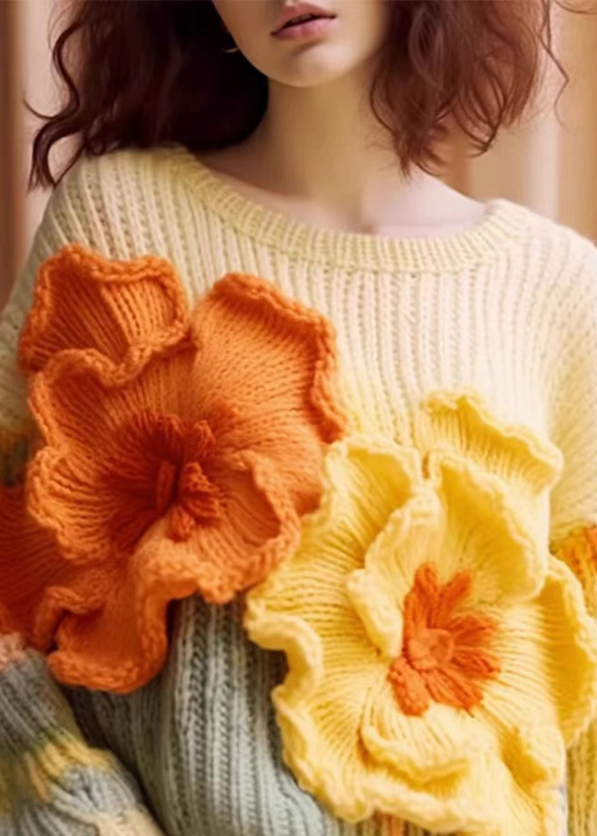 Well Tailored Sweater with a Graceful Silhouette
