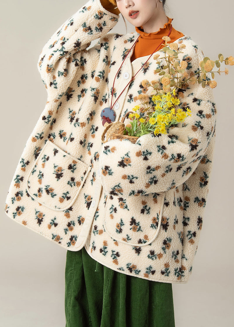 Elegantly Styled Coat for Everyday Wear