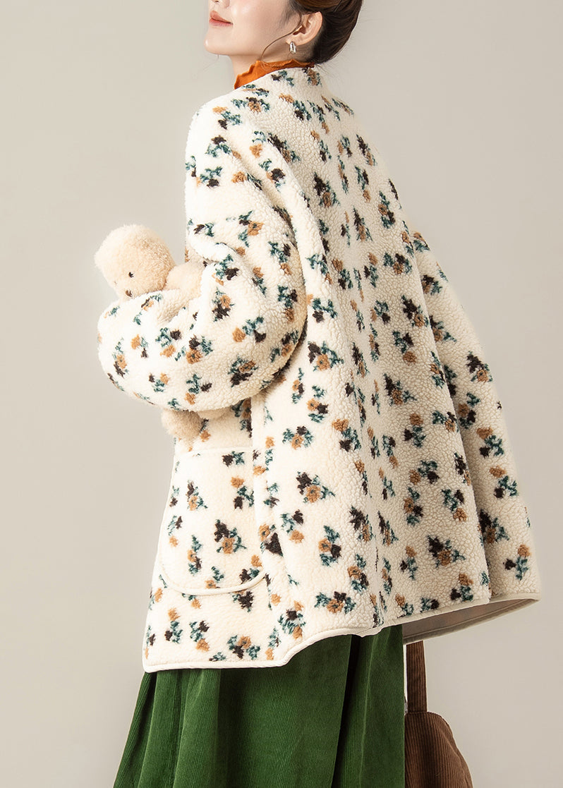 Elegantly Styled Coat for Everyday Wear
