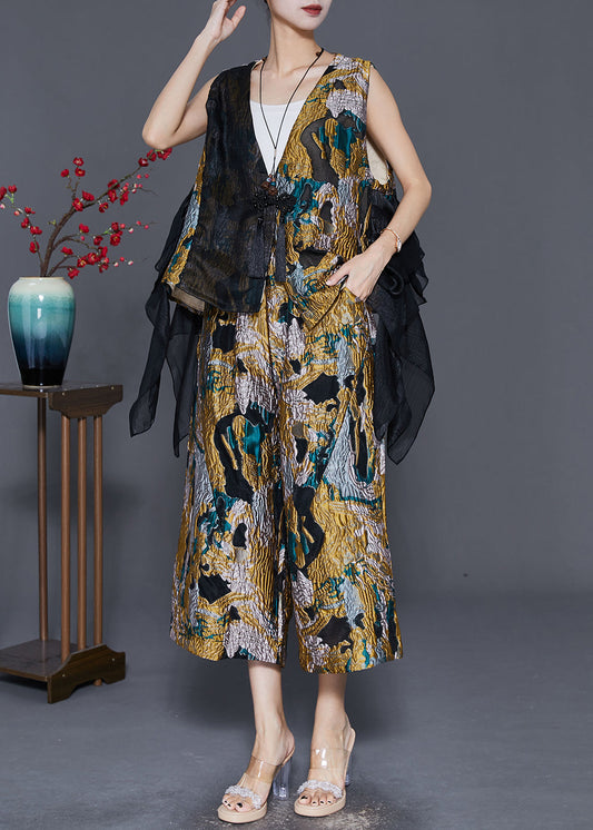 Effortlessly Elegant Garment with a Timeless Design