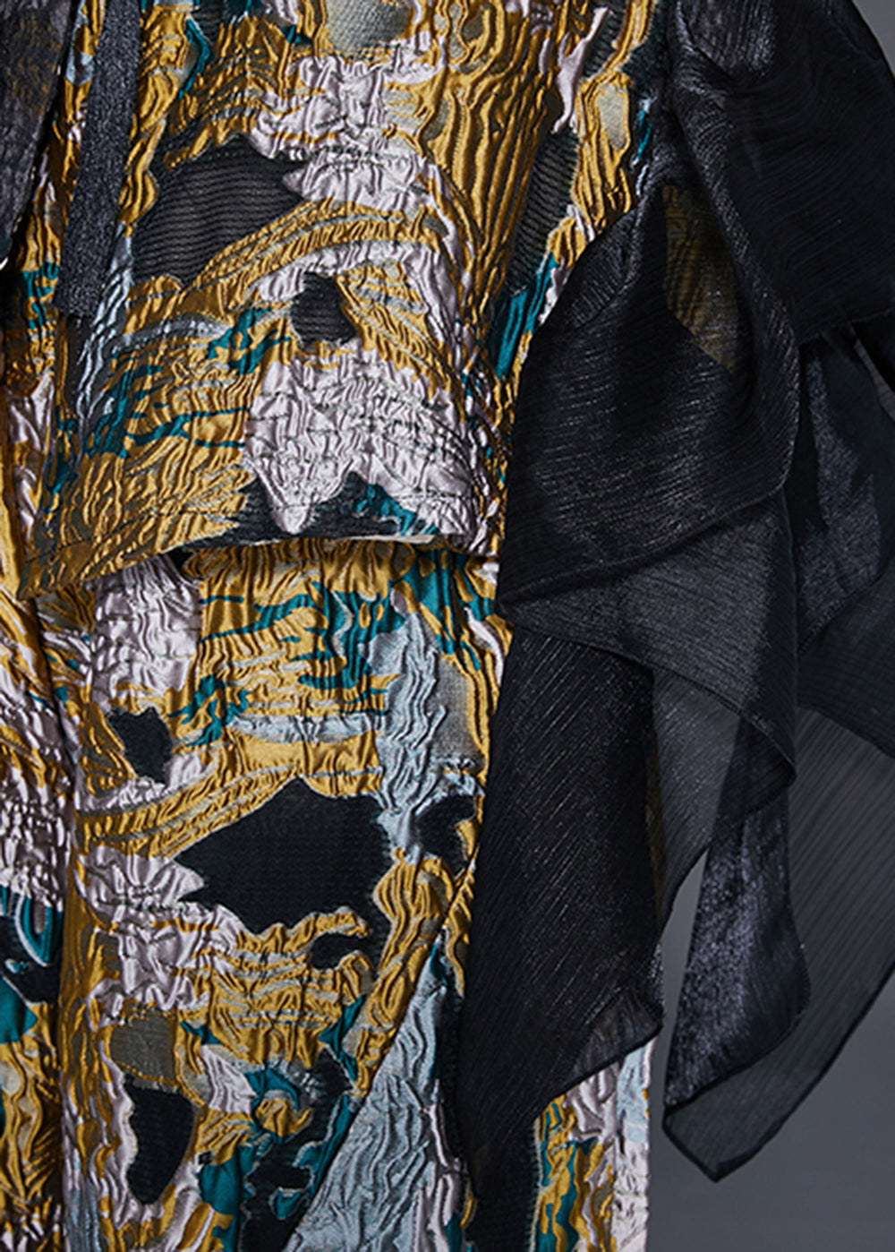 Effortlessly Elegant Garment with a Timeless Design