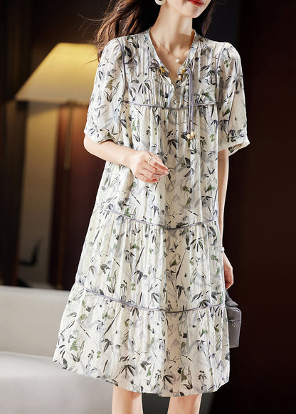 Well Tailored Dress with a Graceful Silhouette