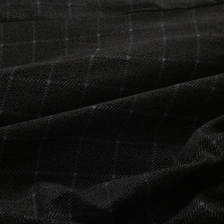 Well Tailored Pants with a Graceful Silhouette