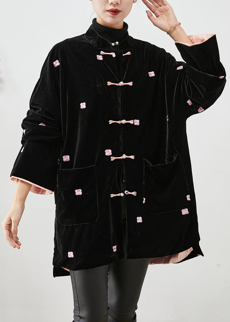 Well Tailored Coat with a Graceful Silhouette