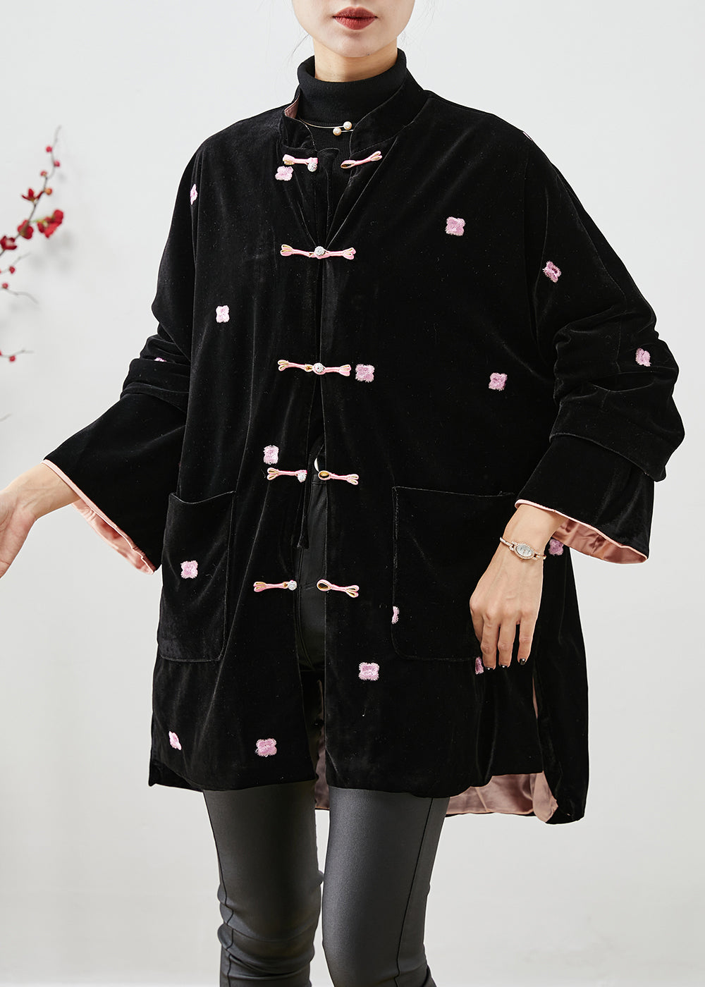 Well Tailored Coat with a Graceful Silhouette