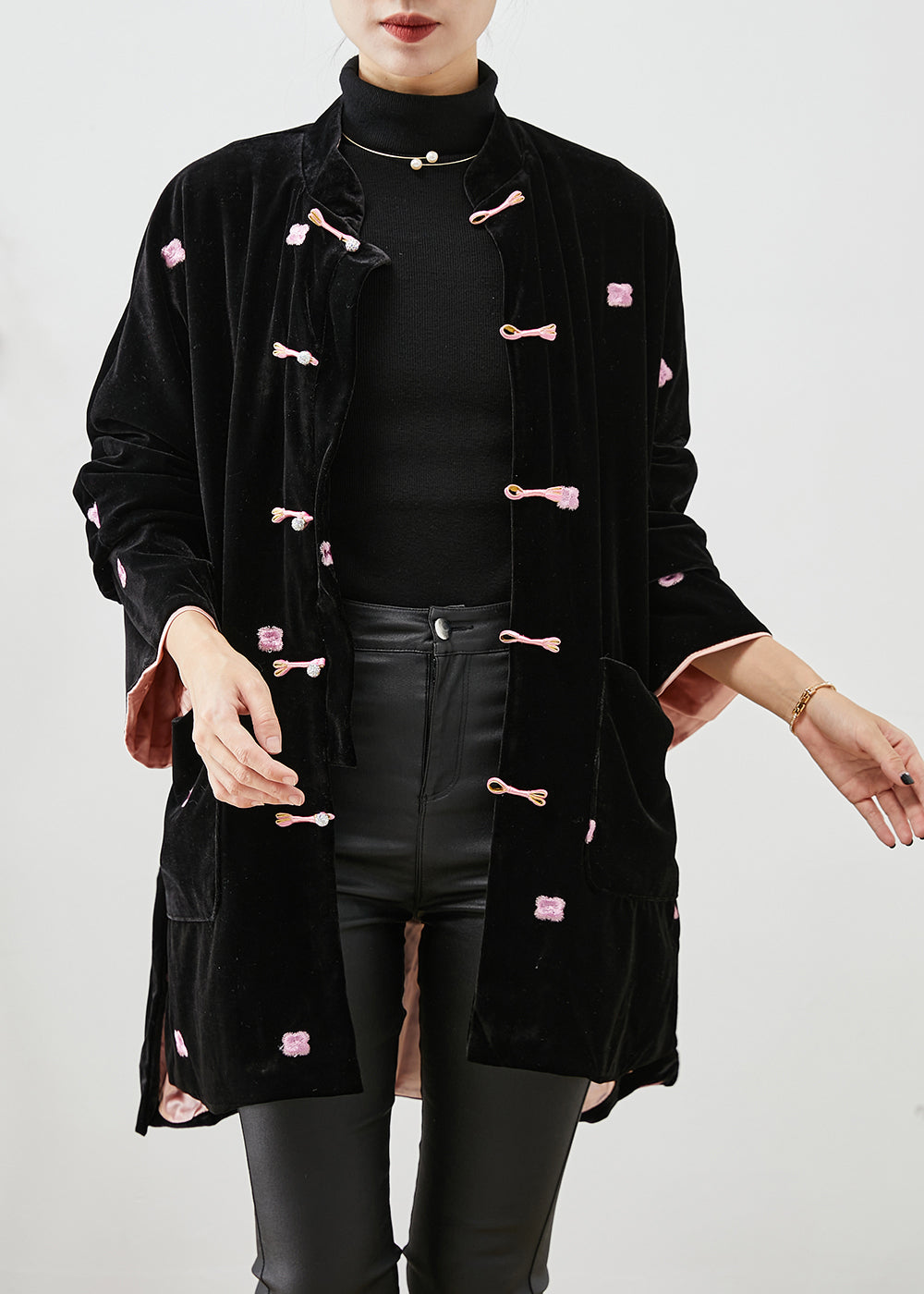 Well Tailored Coat with a Graceful Silhouette
