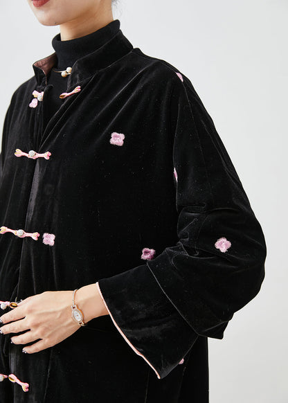 Well Tailored Coat with a Graceful Silhouette