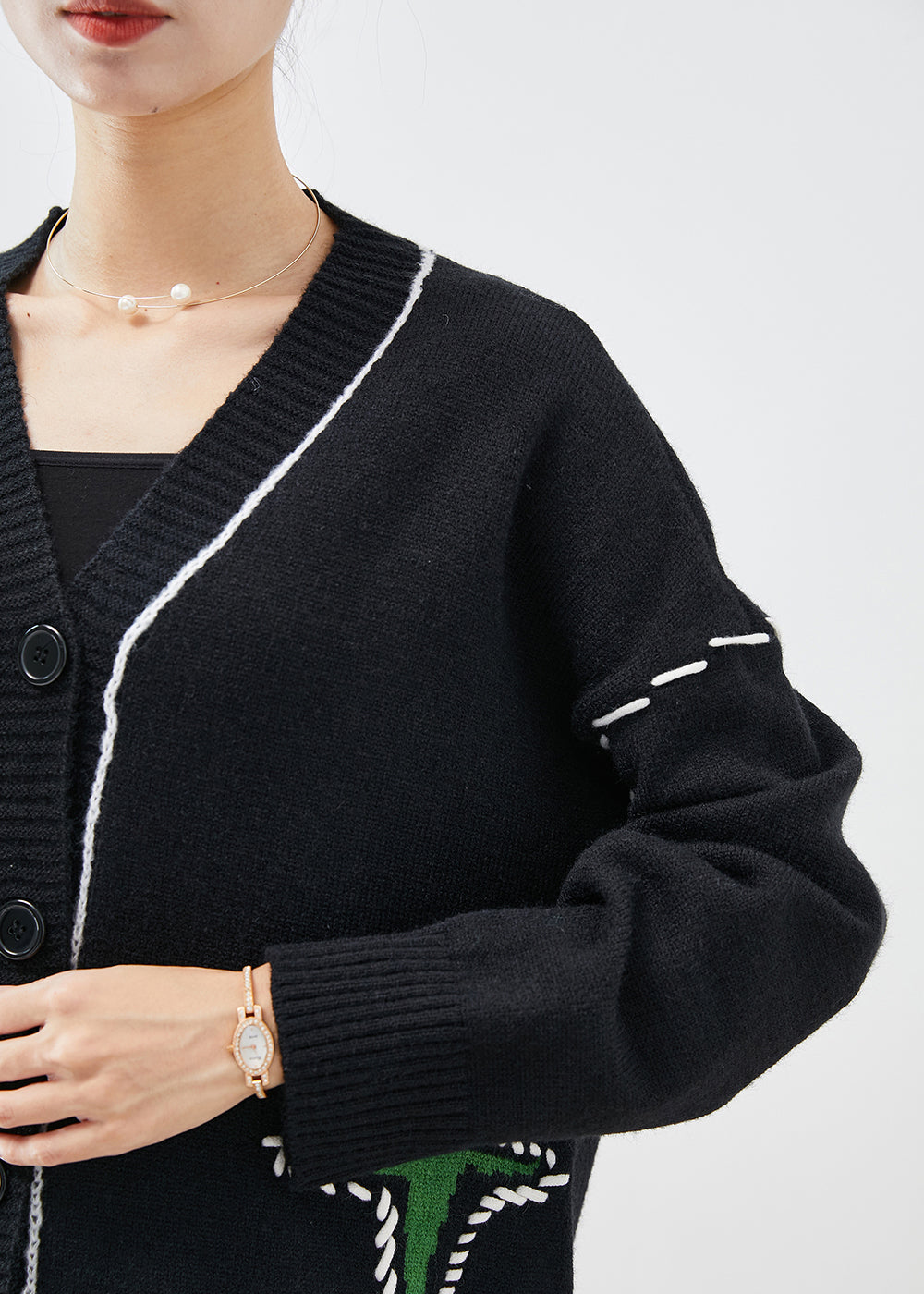 Elegantly Styled Cardigan for Everyday Wear