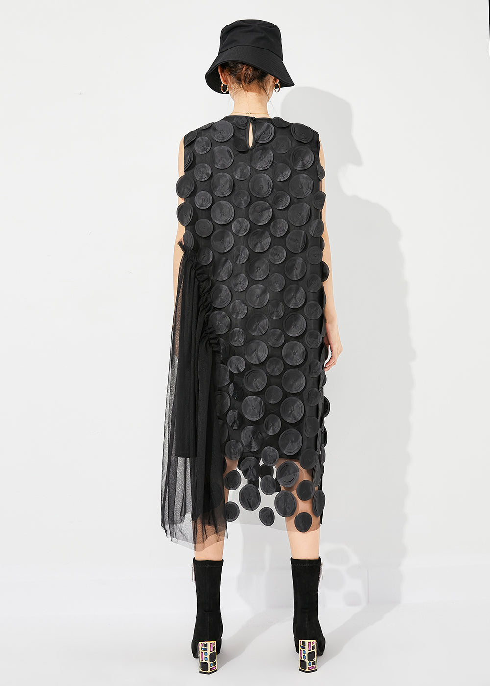 Well Tailored Dress with a Graceful Silhouette