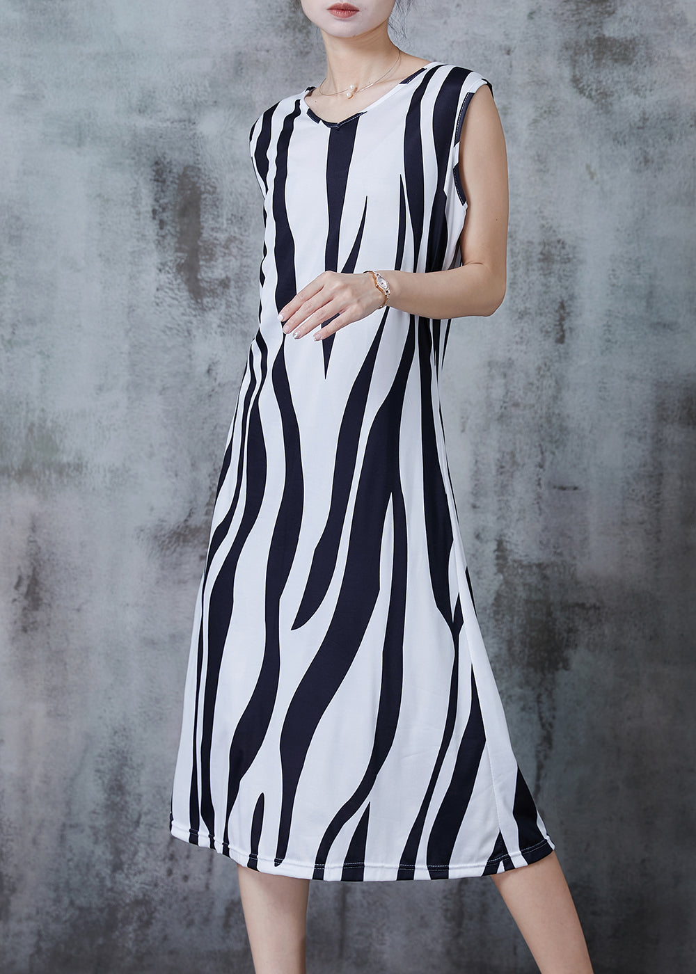 Sophisticated Dress with a Clean Classic Look