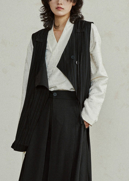 Well Tailored Coat with a Graceful Silhouette