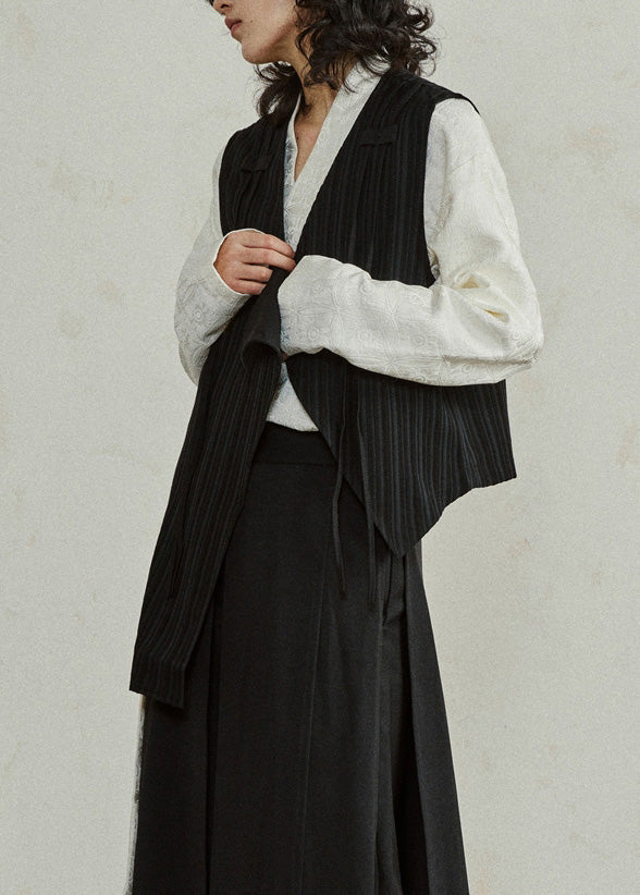 Well Tailored Coat with a Graceful Silhouette