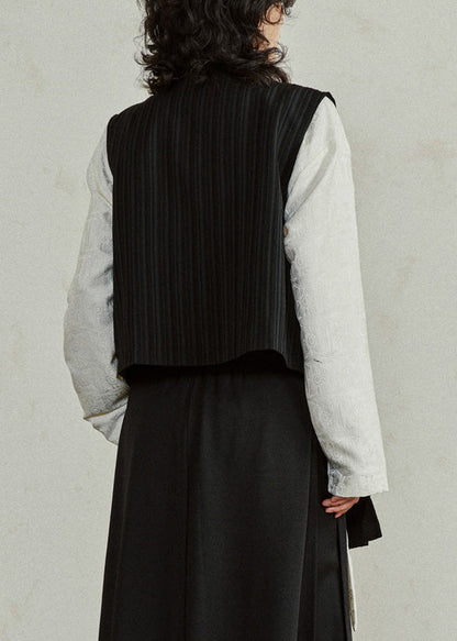 Well Tailored Coat with a Graceful Silhouette