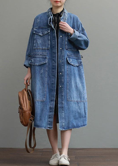 Well Tailored Coat with a Graceful Silhouette