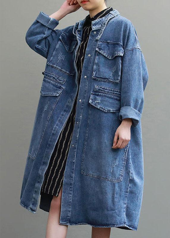 Well Tailored Coat with a Graceful Silhouette