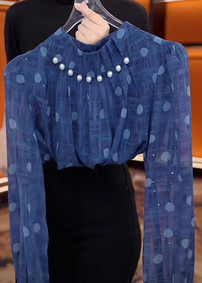 Classic Vintage Shirt with a Flattering Fit