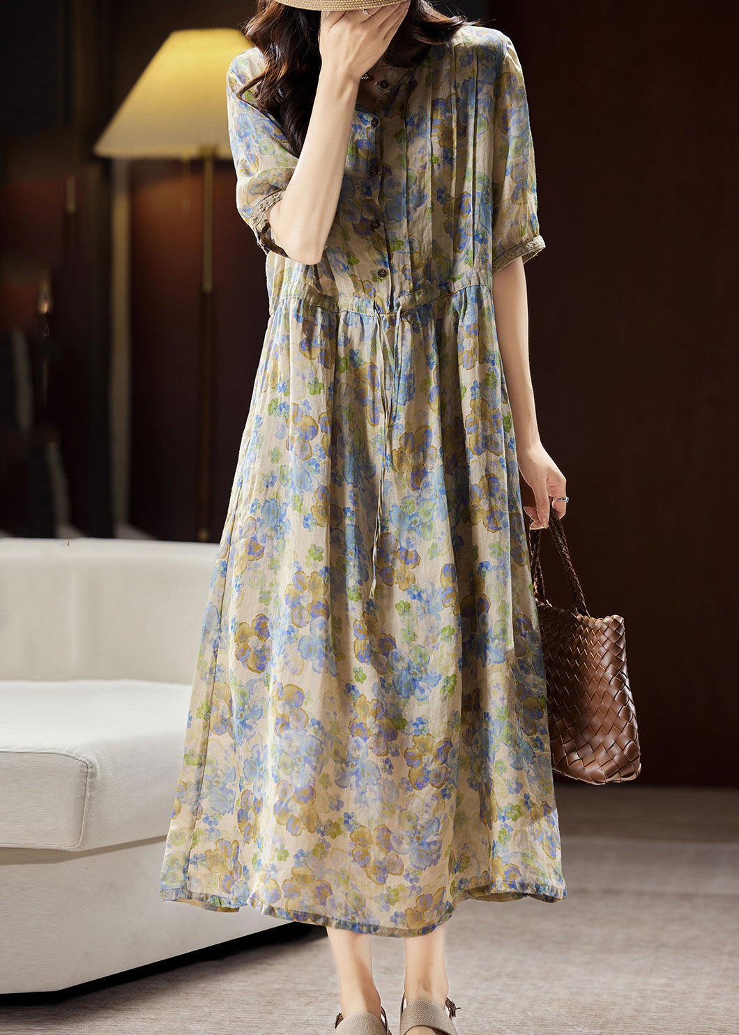 Classic Vintage Dress with a Flattering Fit